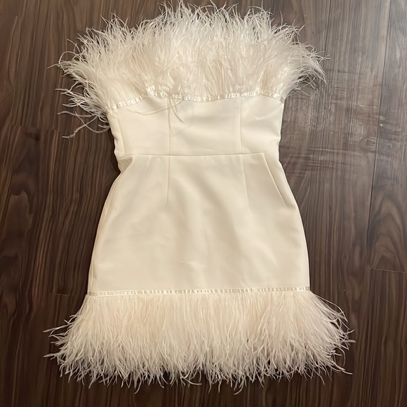 Bronx and Banco Lola Blanc Feathered White Mini Dress - Small - Picture 4 of 6